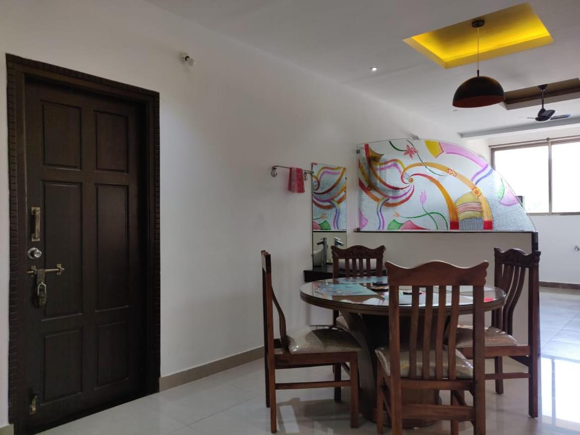 Hotel Mudra Midtown Suites & Rooms Kalasa Екстер'єр фото