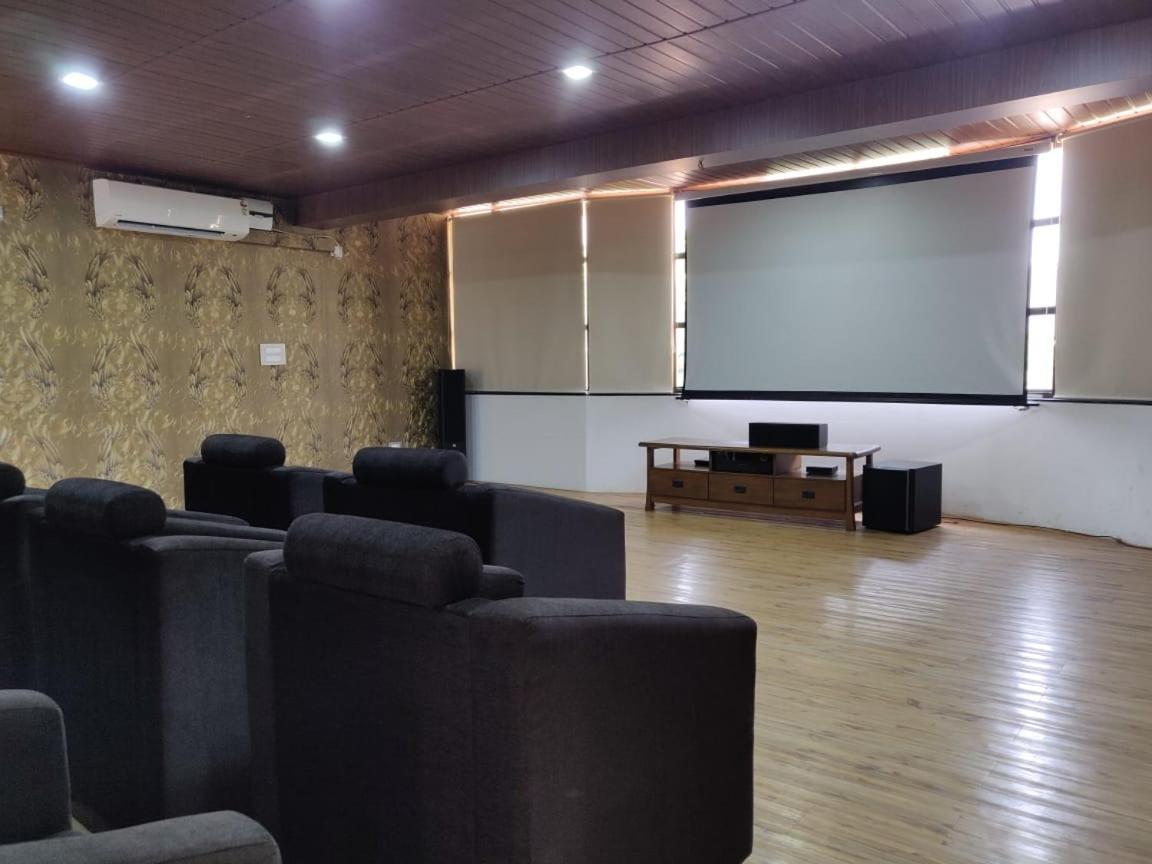 Hotel Mudra Midtown Suites & Rooms Kalasa Екстер'єр фото