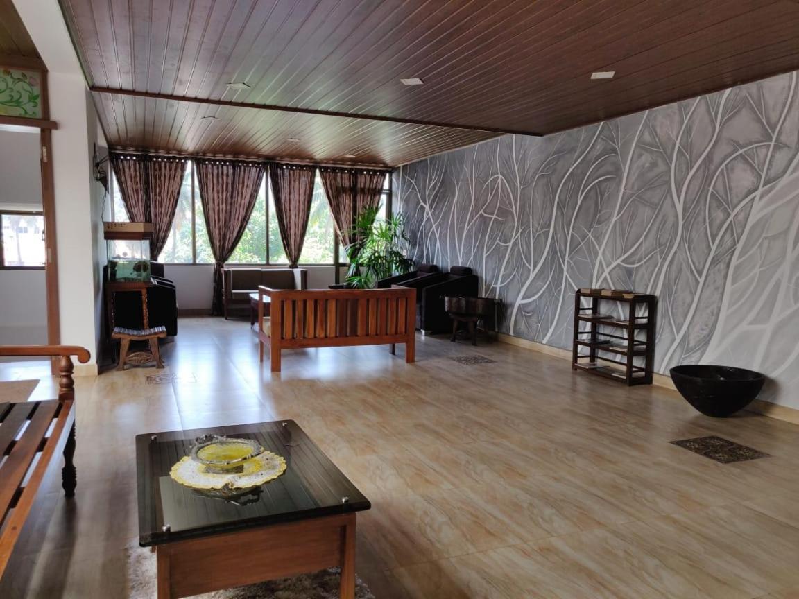 Hotel Mudra Midtown Suites & Rooms Kalasa Екстер'єр фото