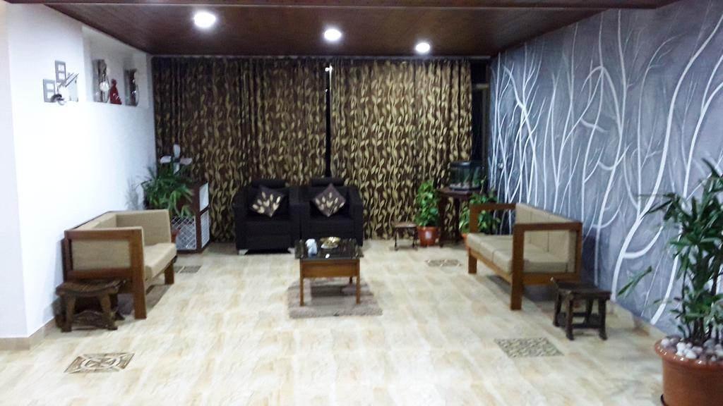 Hotel Mudra Midtown Suites & Rooms Kalasa Екстер'єр фото