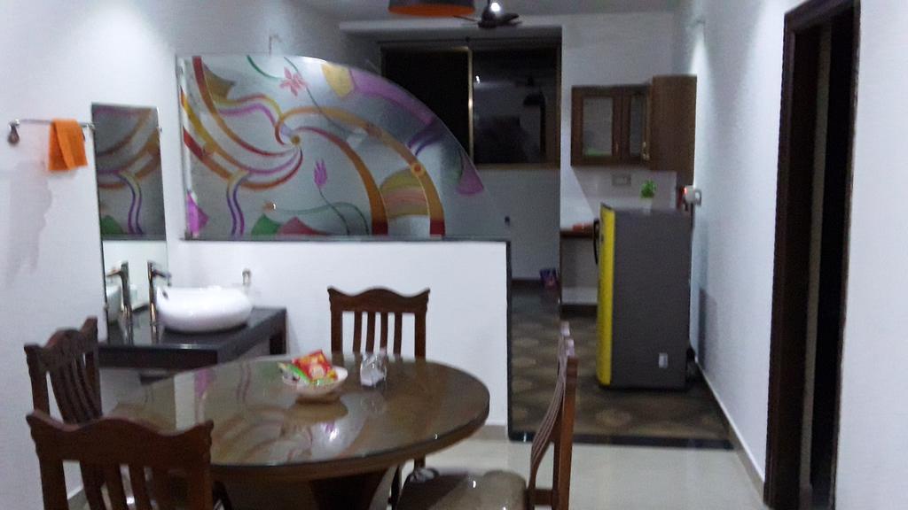 Hotel Mudra Midtown Suites & Rooms Kalasa Екстер'єр фото