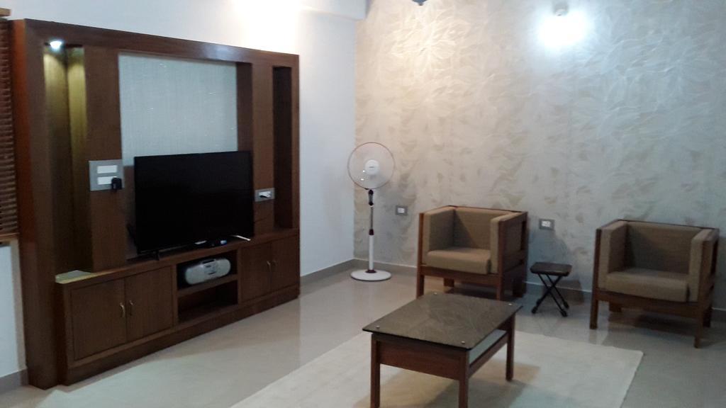 Hotel Mudra Midtown Suites & Rooms Kalasa Екстер'єр фото