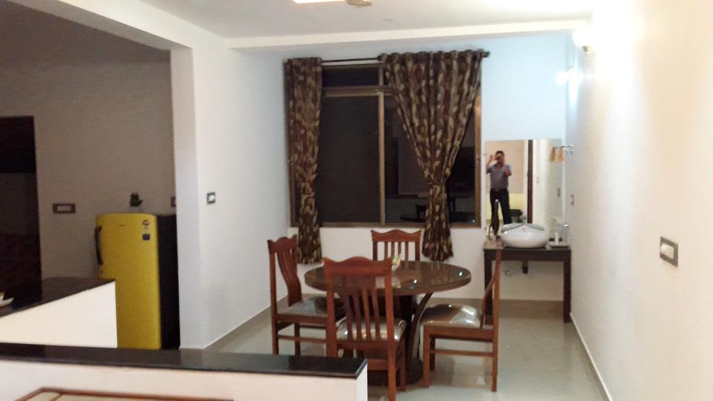 Hotel Mudra Midtown Suites & Rooms Kalasa Екстер'єр фото