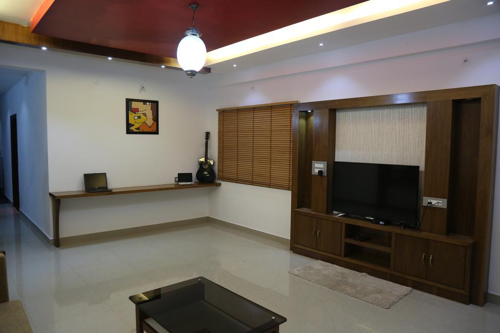 Hotel Mudra Midtown Suites & Rooms Kalasa Екстер'єр фото